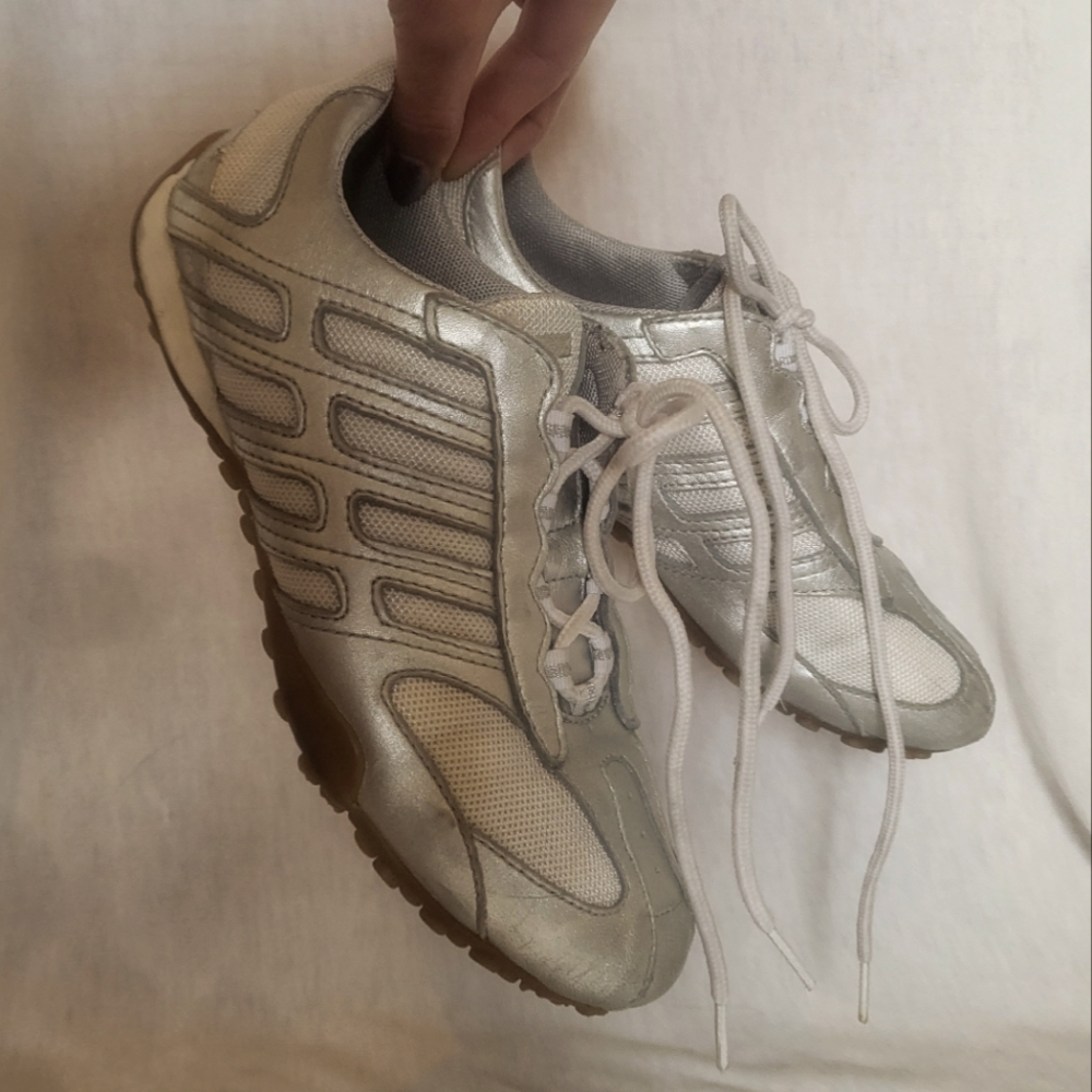 vintage GEOX tennies